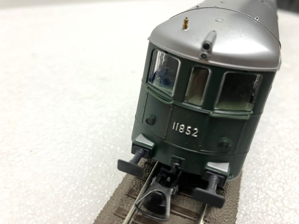 Roco Modelleisenbahnen: Roco 43770 H0= schöne Landi Doppel-Lok Ae 8/14 SBB 11852 – Neu (gemäss Beschreibung) aus Thun von retoolinoo 1