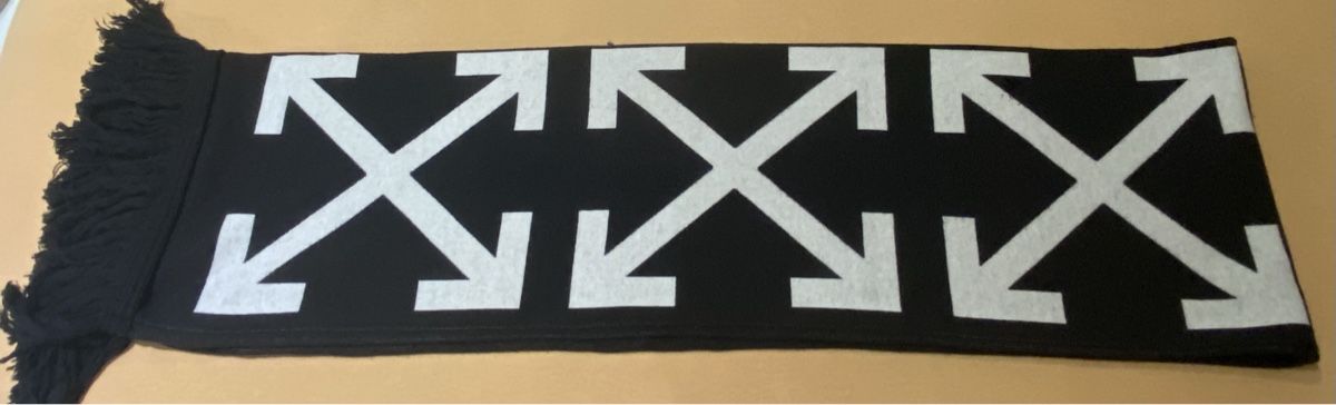 Off-White Foulards, Tücher & Schals: Off-White Schal🧣 – Gebraucht aus Zollikerberg von Jvac2 2