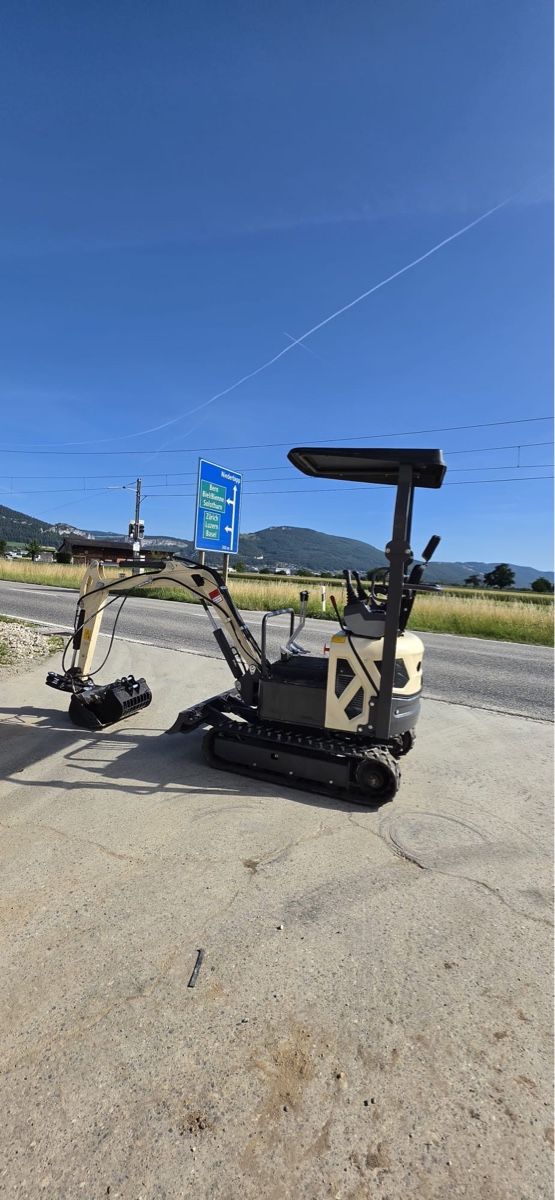 Hutter Escavatori: Bagger 1,5 Tonnen Nuoman – Usato da Niederbipp venduto da baggerch