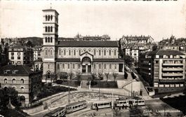 Zürich, Liebfrauenkirche. Trams