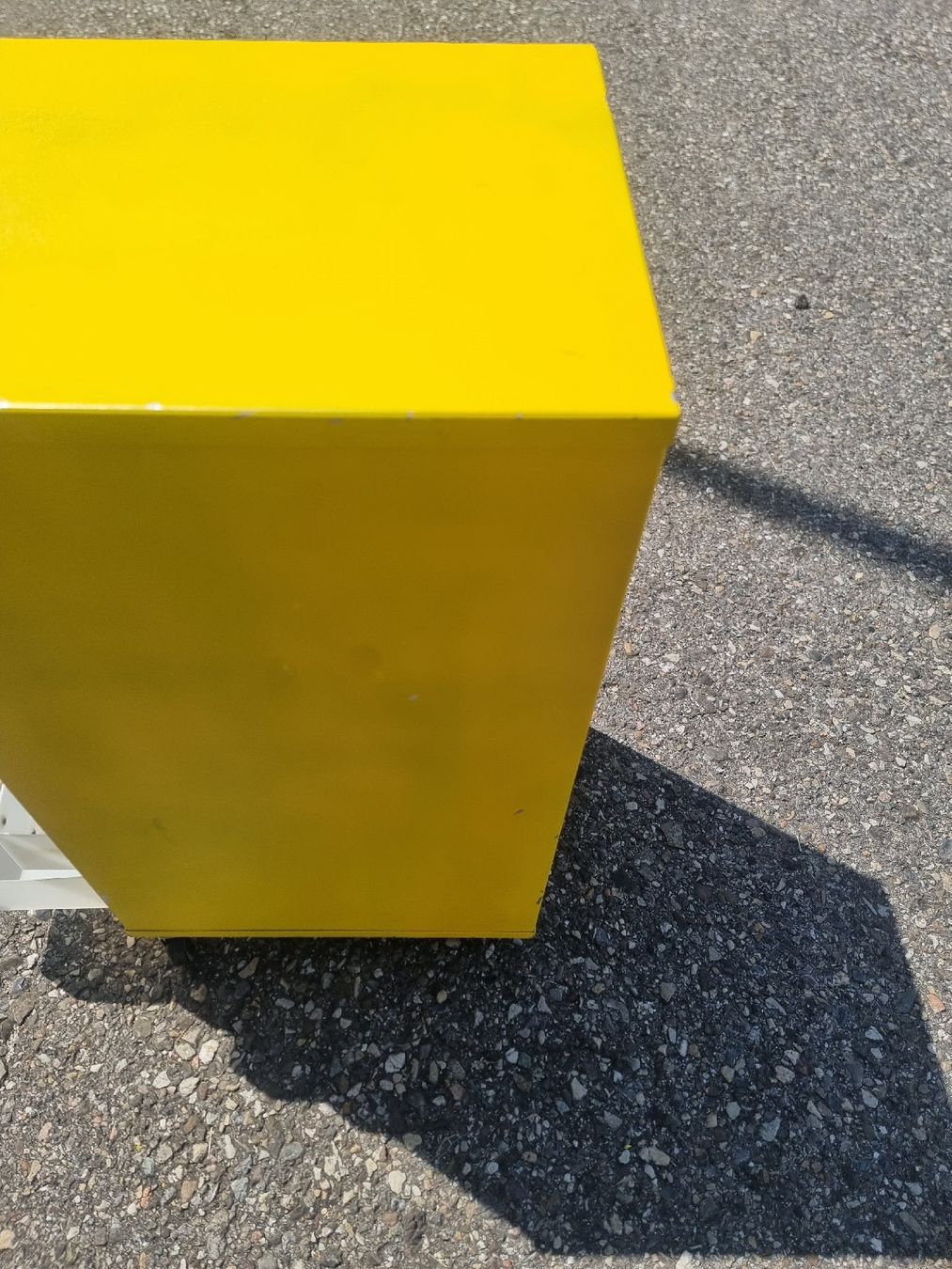 Banconi: Rollcontainer mit 8 Schubladen gelb Metall mit Rollen – Usato da Olten venduto da Mezopotamya 4