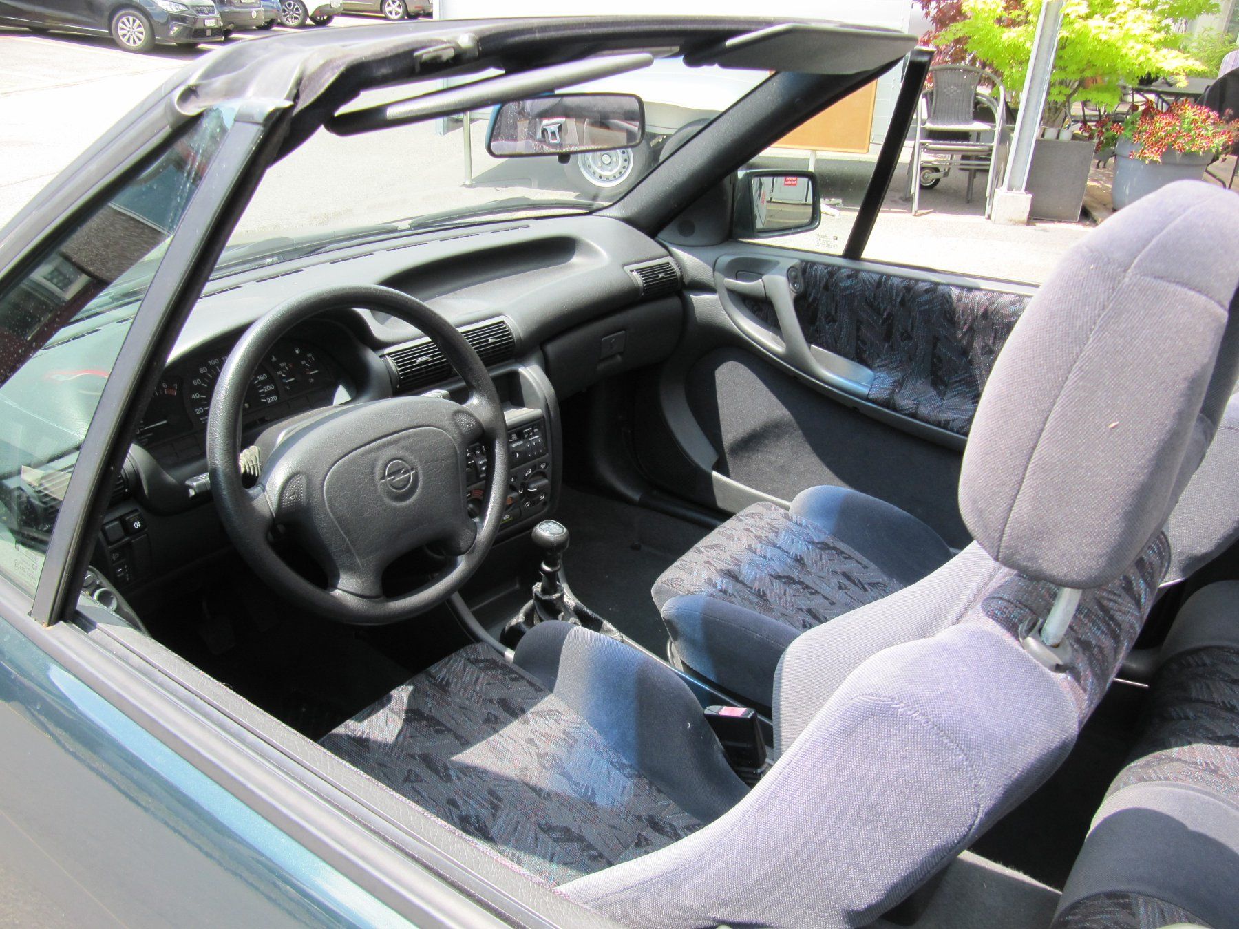 Opel Automobili: Opel Astra Cabrio 2.0i – Usato da Rotkreuz venduto da auto-bachmann 3