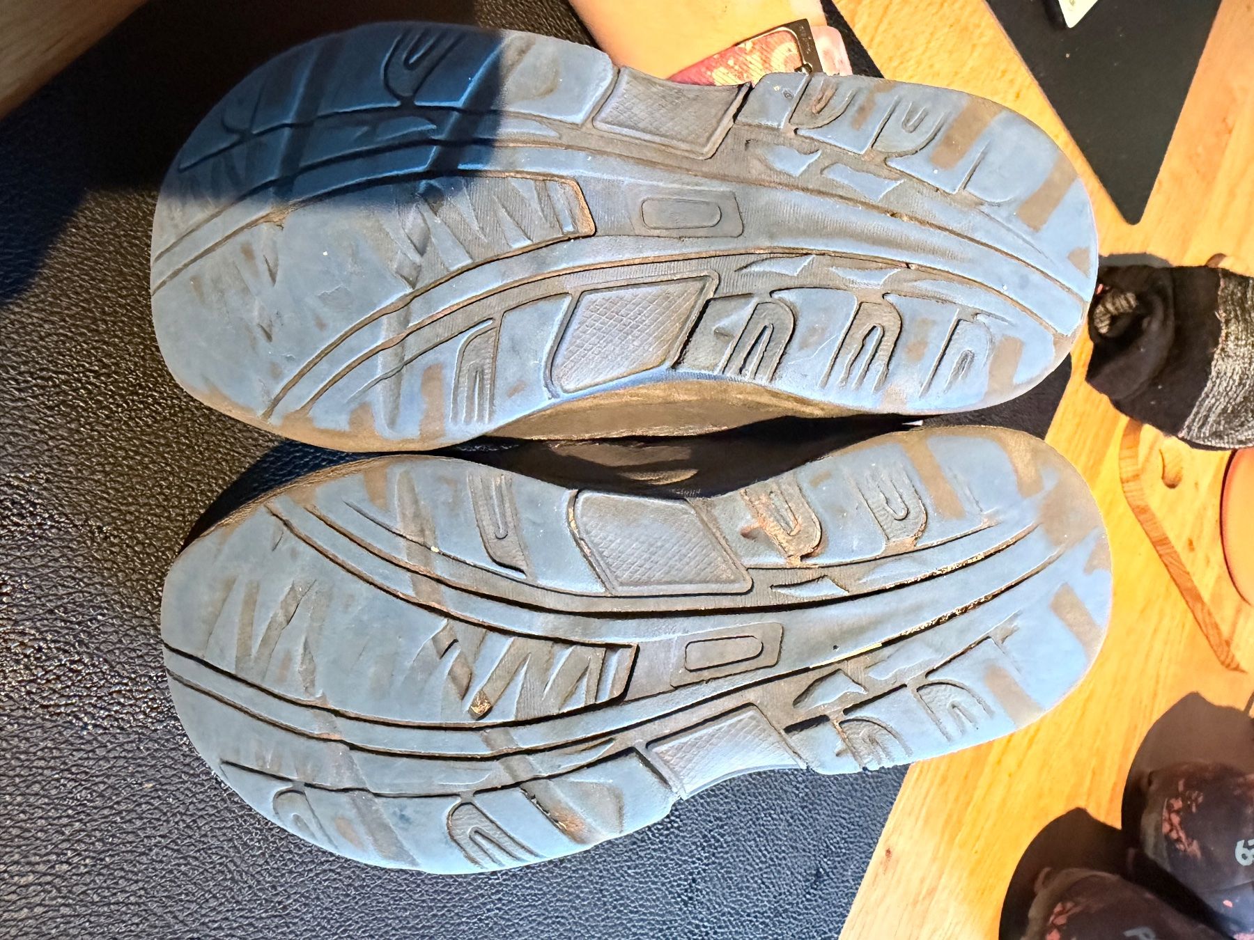 Mckinley Scarpe per ragazzi: MC Kinley Turnschuh - Gr 28 – Usato da Flumserberg Bergh venduto da tamaramullis 4