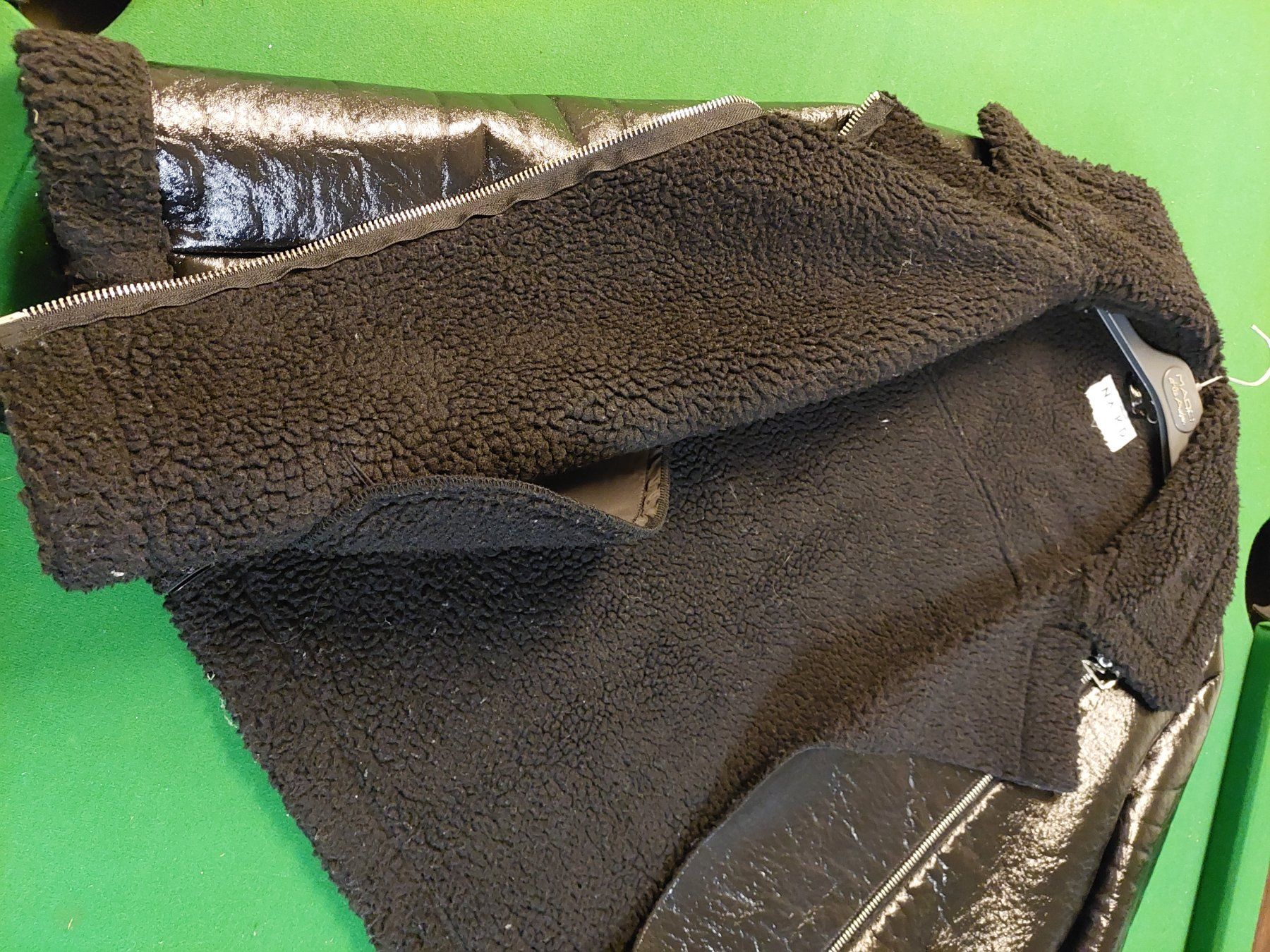 Na-kd Jacken: Lack- Wetlook Jacke – Gebraucht aus Wynau von Meysi 2