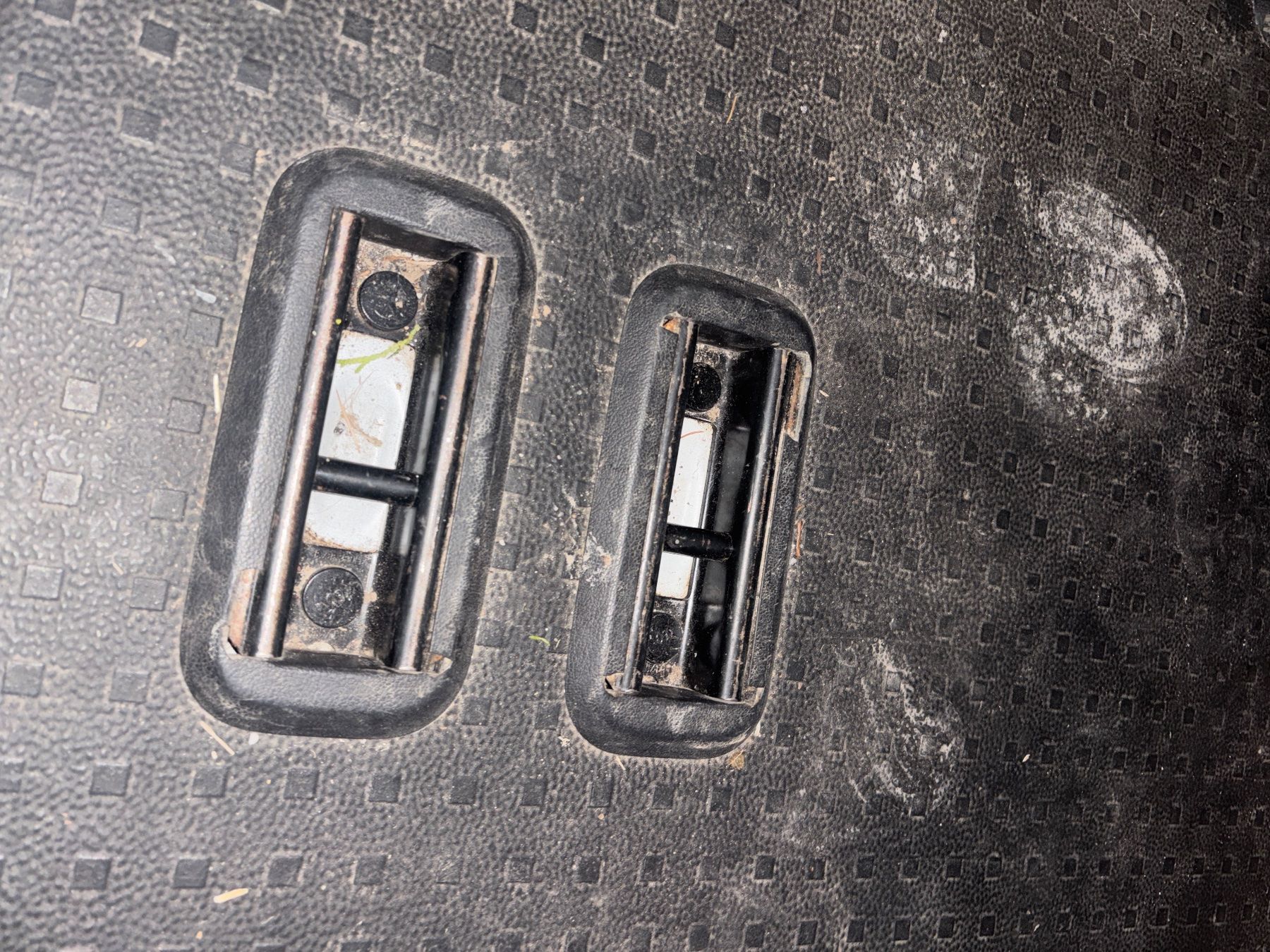 VW Alle Ersatzteile: Sitzreihe VW T6 (2er & 1ner) – Gebraucht aus Grosshöchstetten von bet_5stw 5
