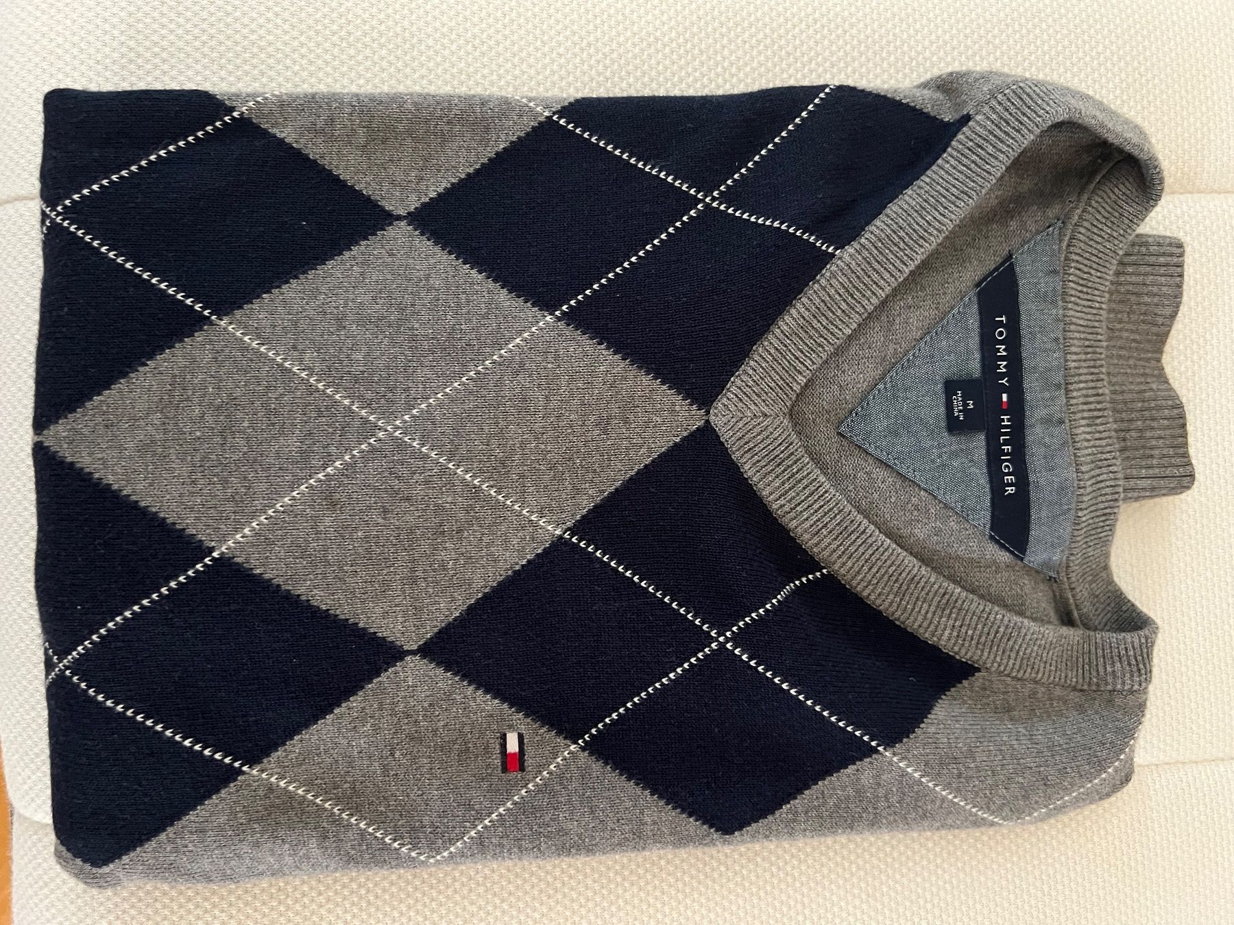 Tommy Hilfiger Maglioni & Felpe: Tommy Hilfiger Sweater - Like New – Nuovo (secondo la descrizione) da Zürich venduto da and_y8dy
