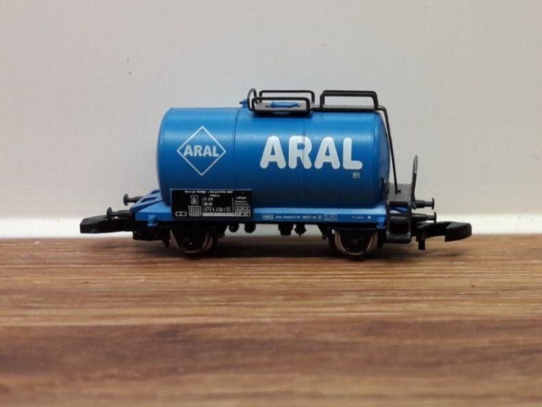 Märklin Modellini di ferrovie: Märklin Z : DB wagon citerne "ARAL" – Usato da Buttes venduto da Cafe2005 1