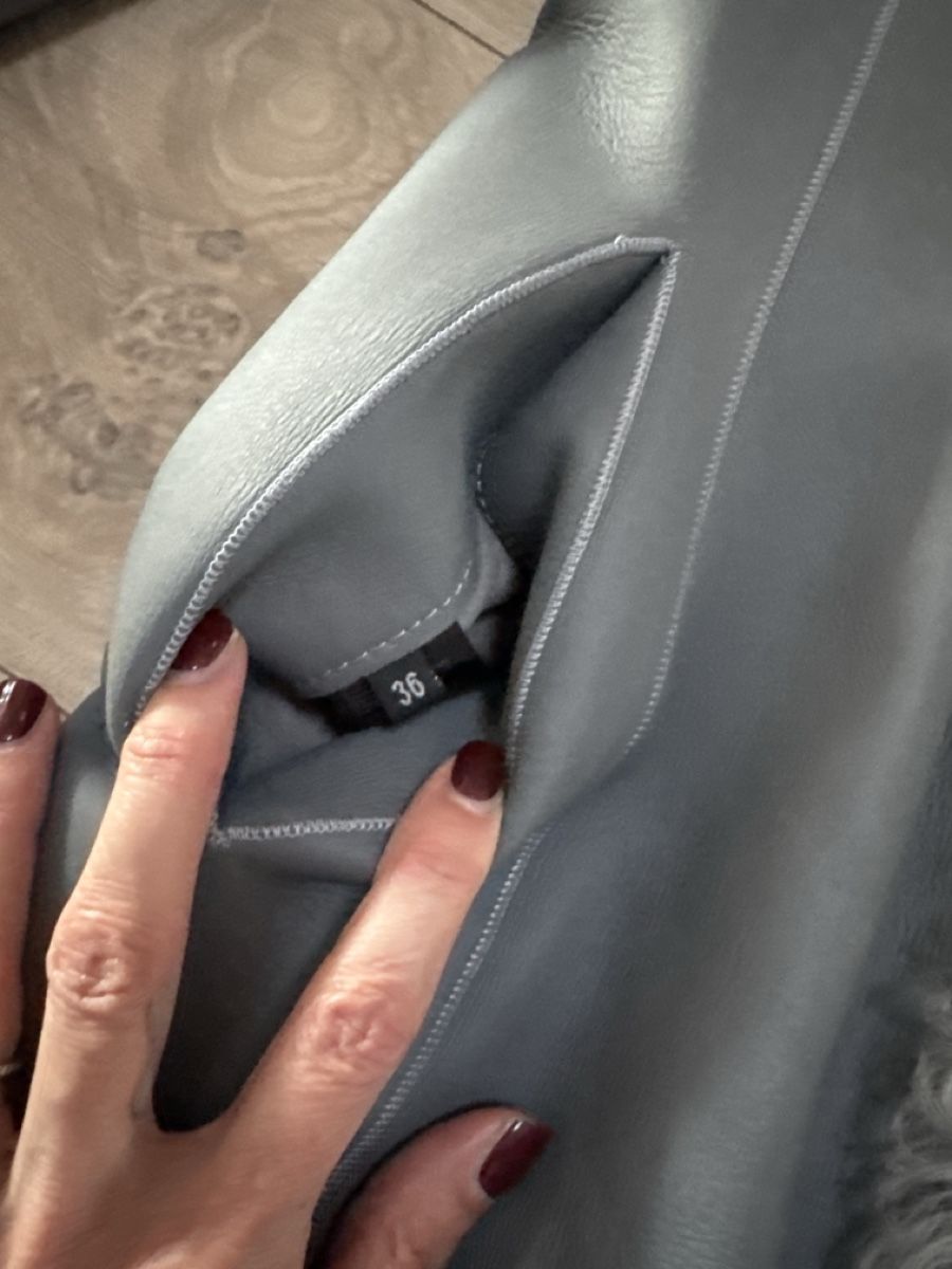Cappotti: Grauer Utzon Lammfellmantel, Gr. 36 - reversible – Usato da Küttigen venduto da evelineh04 2
