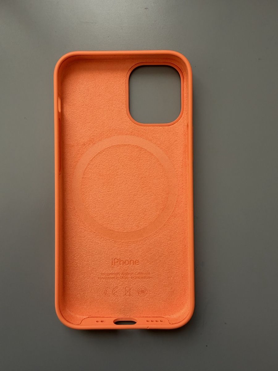 Apple Cover & Protezioni schermo: iPhone 12 mini Silikoncase Magsafe / orange – Usato da Jona venduto da dar_k2v9 1