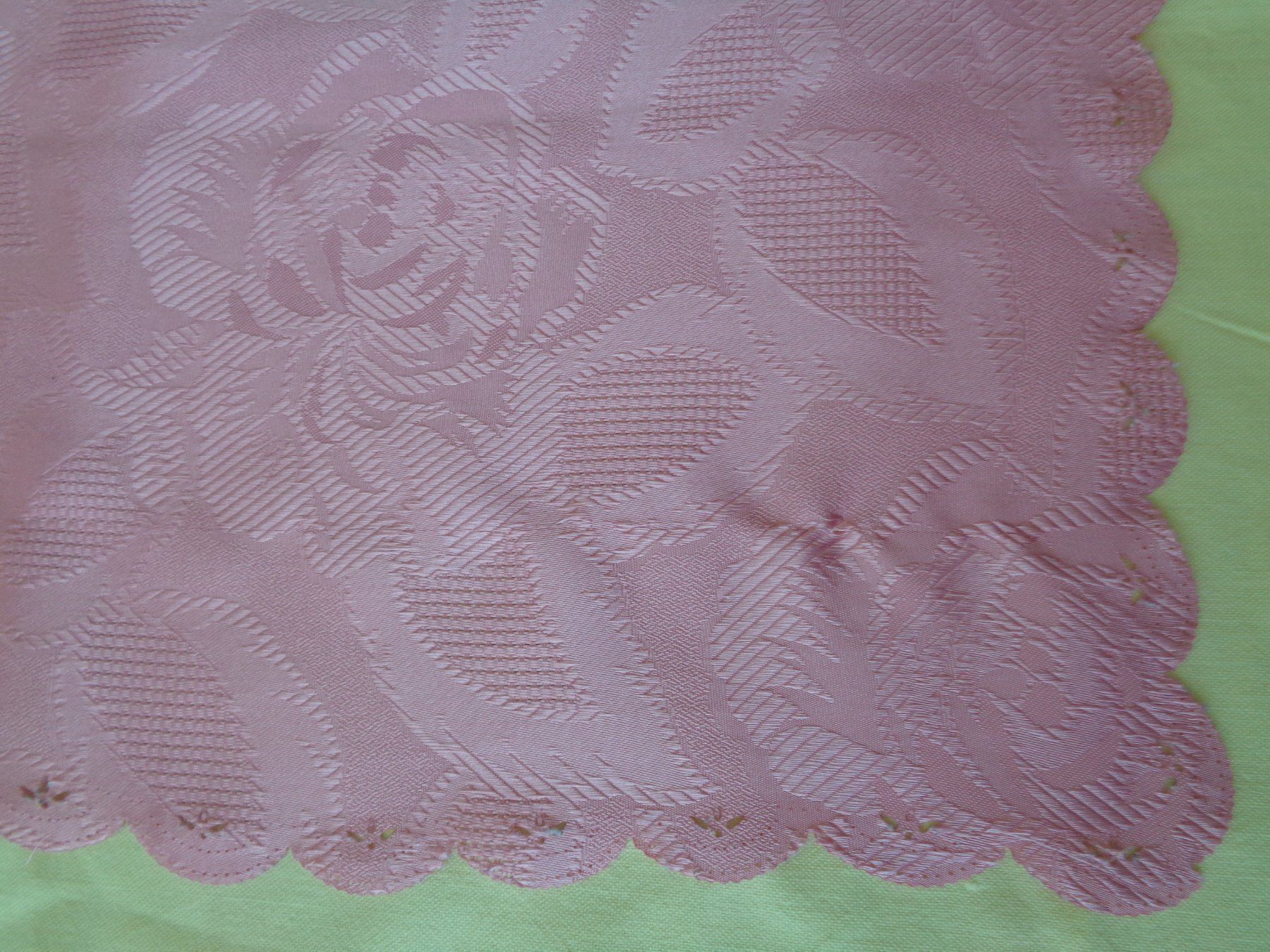 Coperte: Tischdecke Farbe rosa 128 cm. x 156 cm. – Nuovo (secondo la descrizione) da Chur venduto da omonia 2