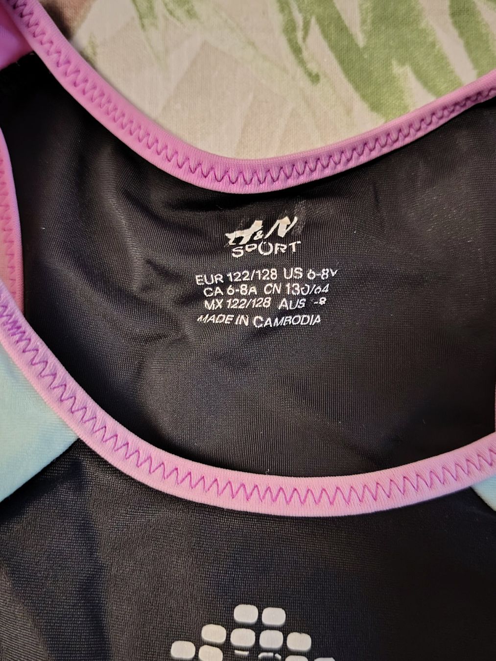H&M Costumi da bagno & Bikini: Badekleid H&M Gr 122/128 – Usato da Brüttisellen venduto da kikaninchen79 1