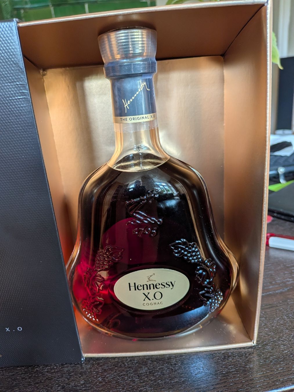 Hennessy Bevande alcoliche: Hennessy X.O Cognac Original Flasche mit Box – Nuovo e nell'imballaggio originale da Elfingen venduto da dustdevil403 1
