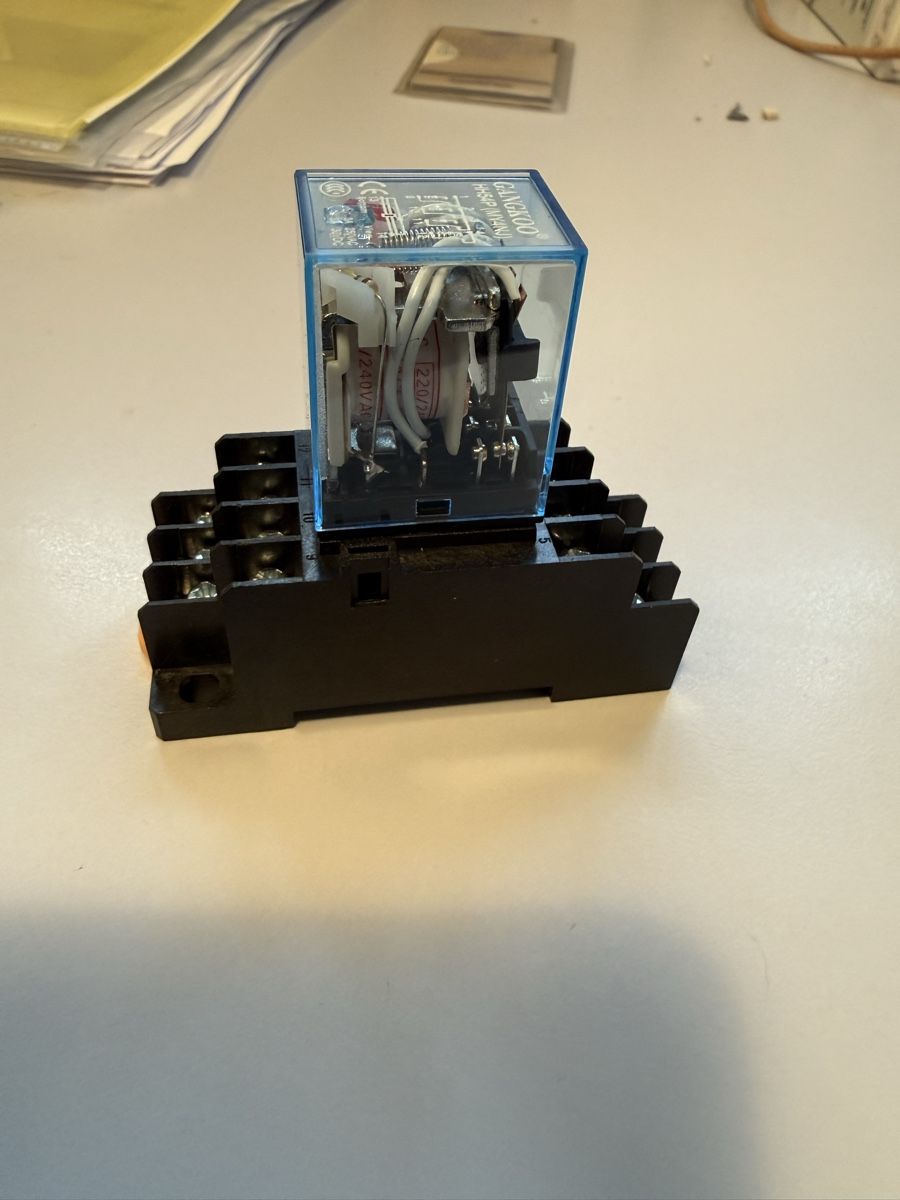 Componenti elettronici: Relay + Socket PYF-14A,  12Stk, neuwertig, ungebraucht! – Nuovo e nell'imballaggio originale da Herisau venduto da Valentin6 4
