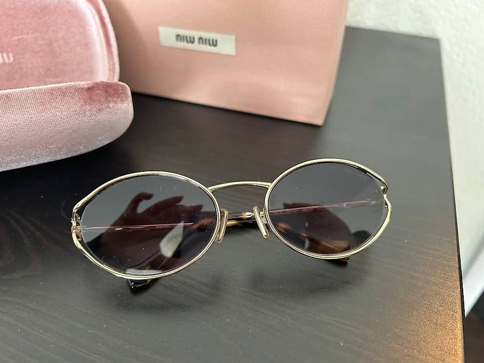Miu Miu Brillen & Gläser: Miu miu sunglasses – Gebraucht aus Schlieren von jul_yrw7 1