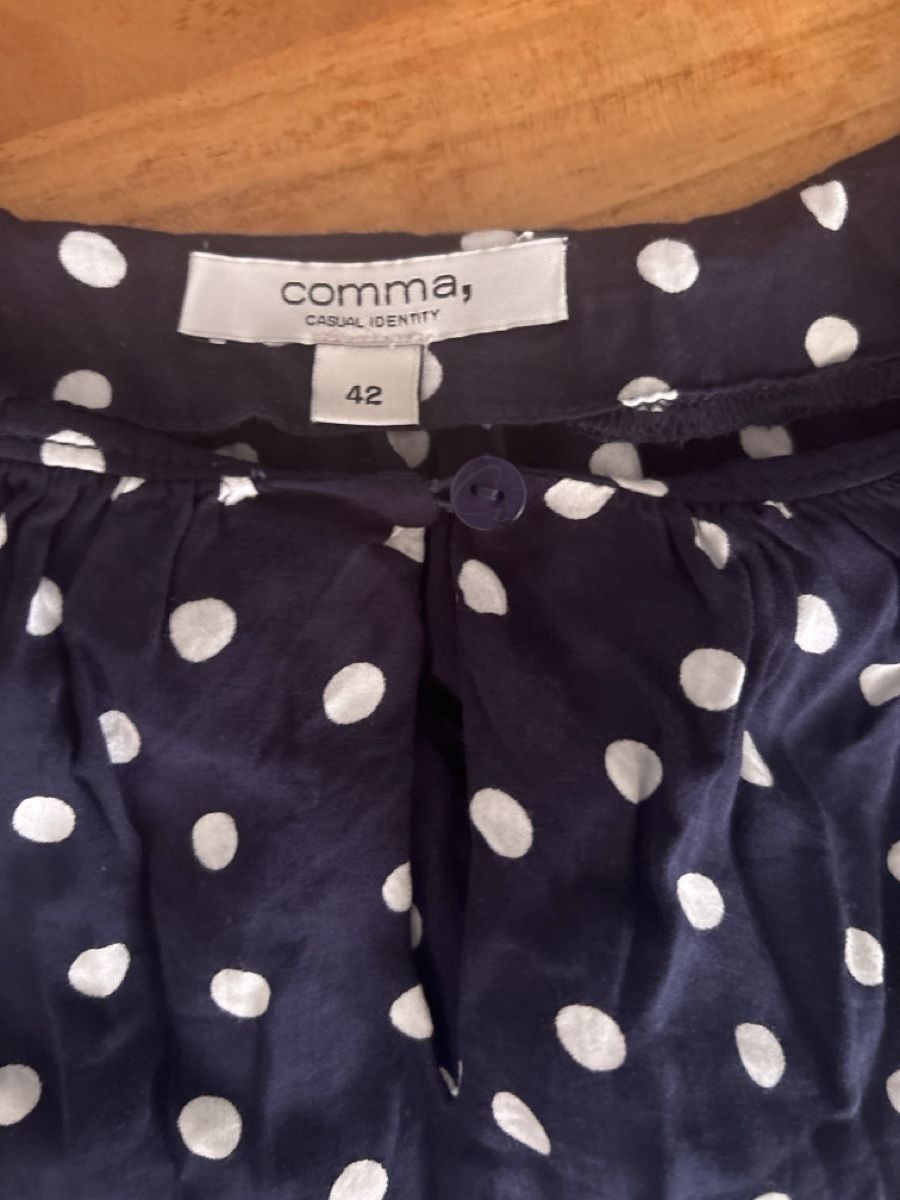Comma Camicette: Damenbluse Comma marineblau Punkte Grösse 42 – Usato da Oberembrach venduto da cla_xrg8 1