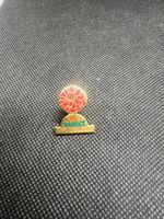 Anstecker Blumenmotiv SELECT guter Zustand