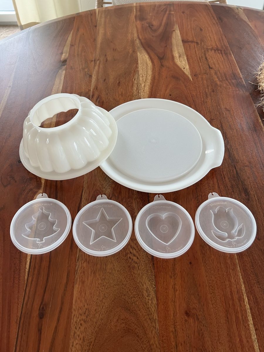 Tupperware Servierplatten: Tupperware Puddingform, Weiss! – Gebraucht aus Ruswil von meg_7c6v