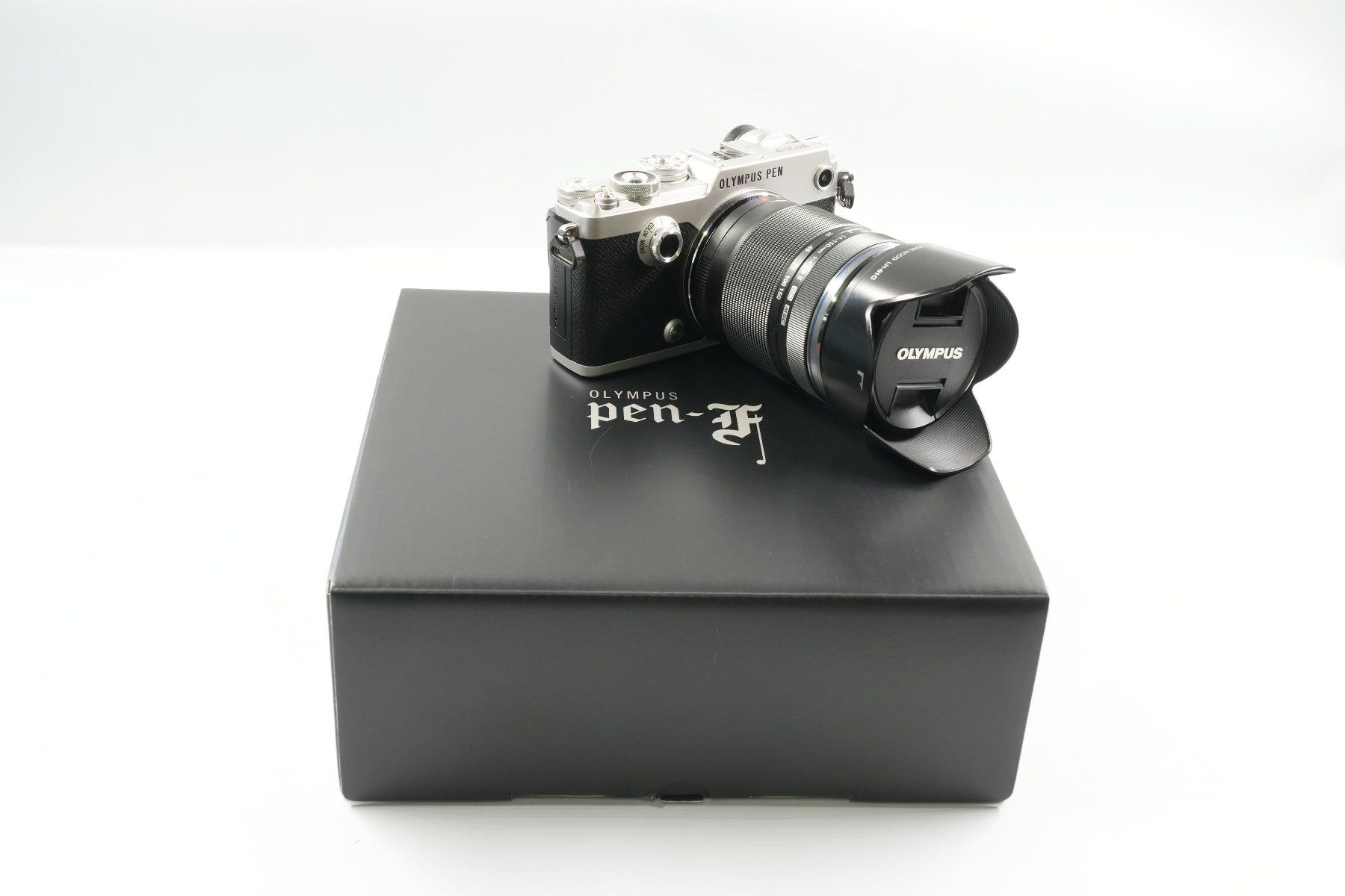 Olympus Fotocamera: Olympus PEN-F Kamera mit Objektiv 14-150mm – Usato da Galgenen venduto da Fmg 7