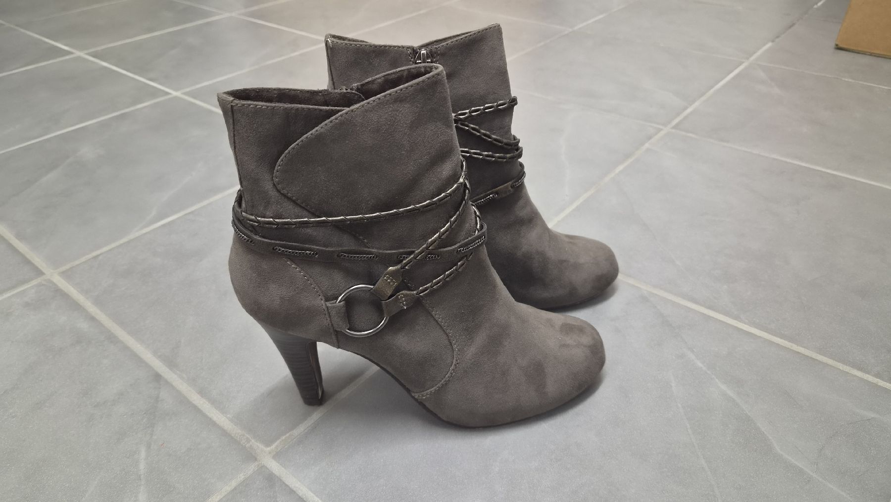 Tamaris Scarpe da donna: Stiefeletten TAMARIS, 39 – Usato da Frasnacht venduto da MiraBelle79