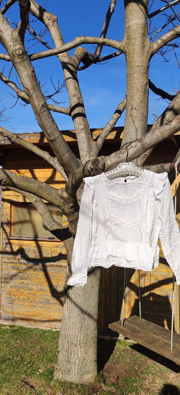 Zara Tops: Haut blanc – Gebraucht aus Riaz von cam_x5xs