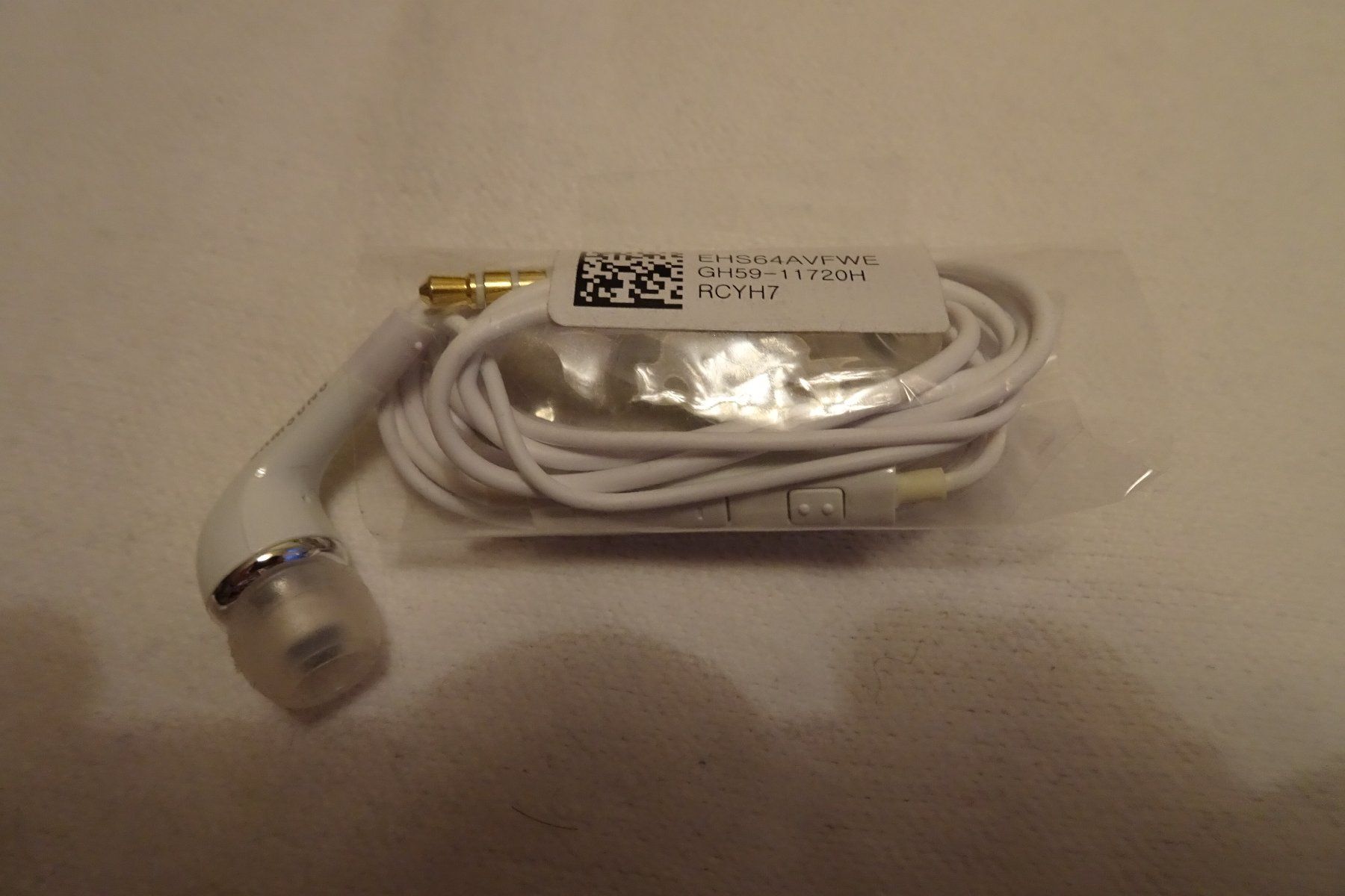 Cuffie: in ear Kopfhöhrer mit Kabel und Audiostecker – Nuovo (secondo la descrizione) da Strengelbach venduto da schmetterling20