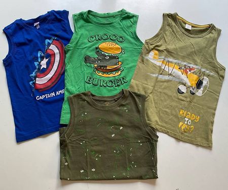 4 T-shirts für Jungs (Gr 128-134)