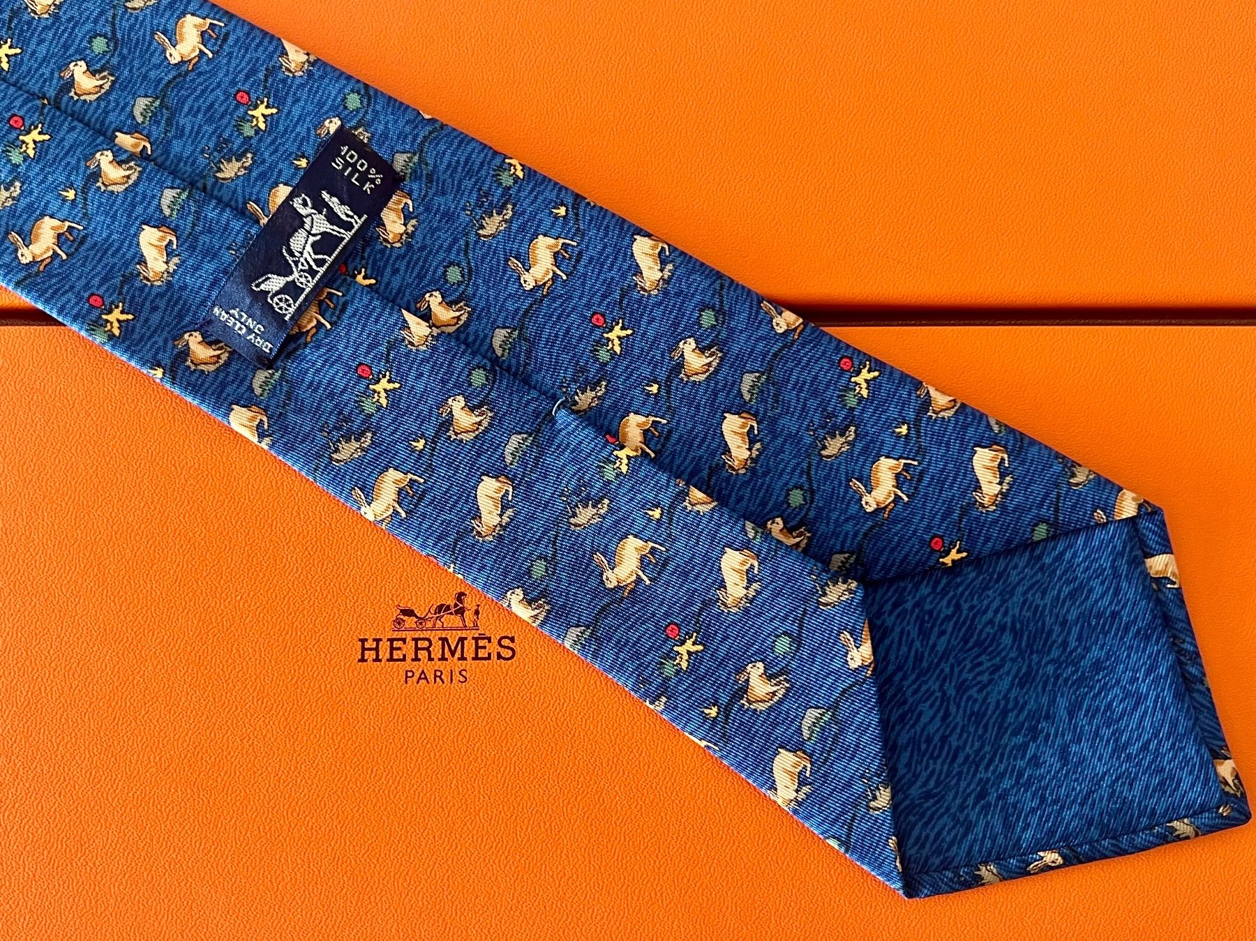 Hermès Krawatten: Cravate HERMES-Paris „Explorer Rabbit" - avec box original – Neu (gemäss Beschreibung) aus Le Mont-sur-Lausanne von luxurylover 4