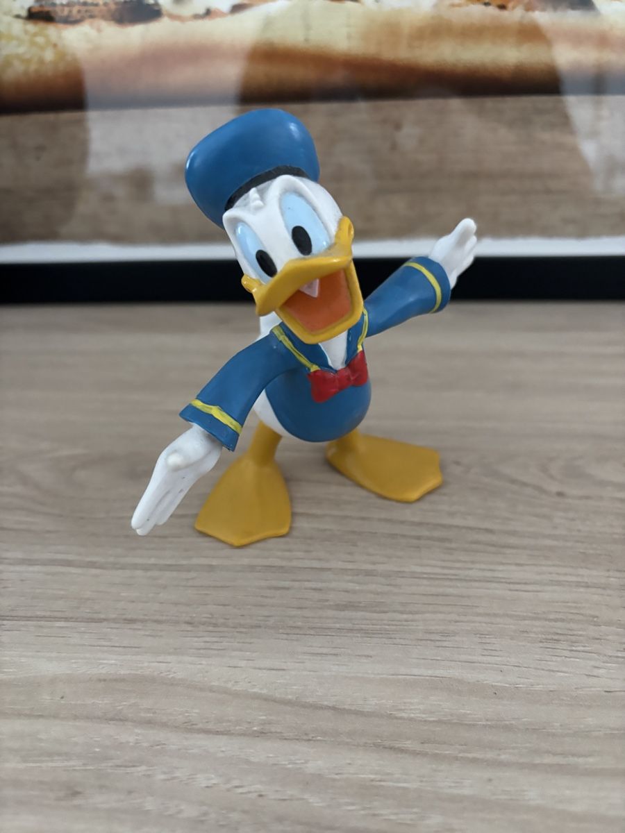 Disney Figuren: Donald Duck Figur Disney – Gebraucht aus Illnau von Zelgliservice
