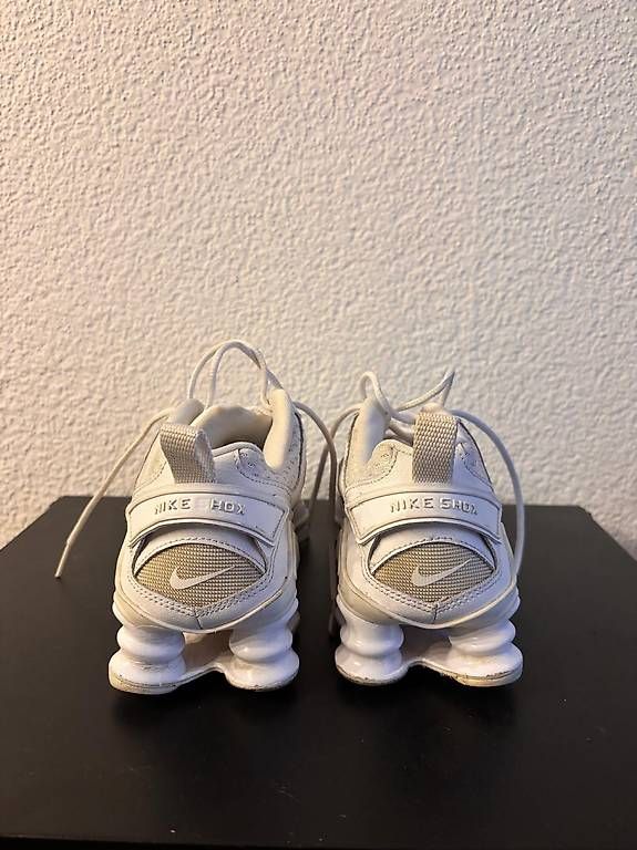 Scarpe da uomo: Nike Shox Weiss Gr. 36 – Usato da Zollikofen venduto da Eve_fund 1
