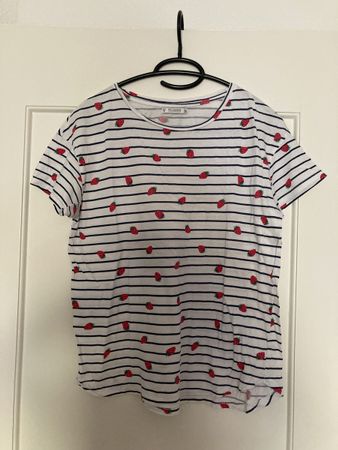 T-Shirt gestreift mit Erdbeeren Grösse 28 guter Zustand