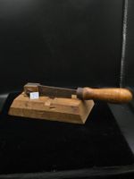 Alter Tabakschneider, Holz mit Eisenmesser