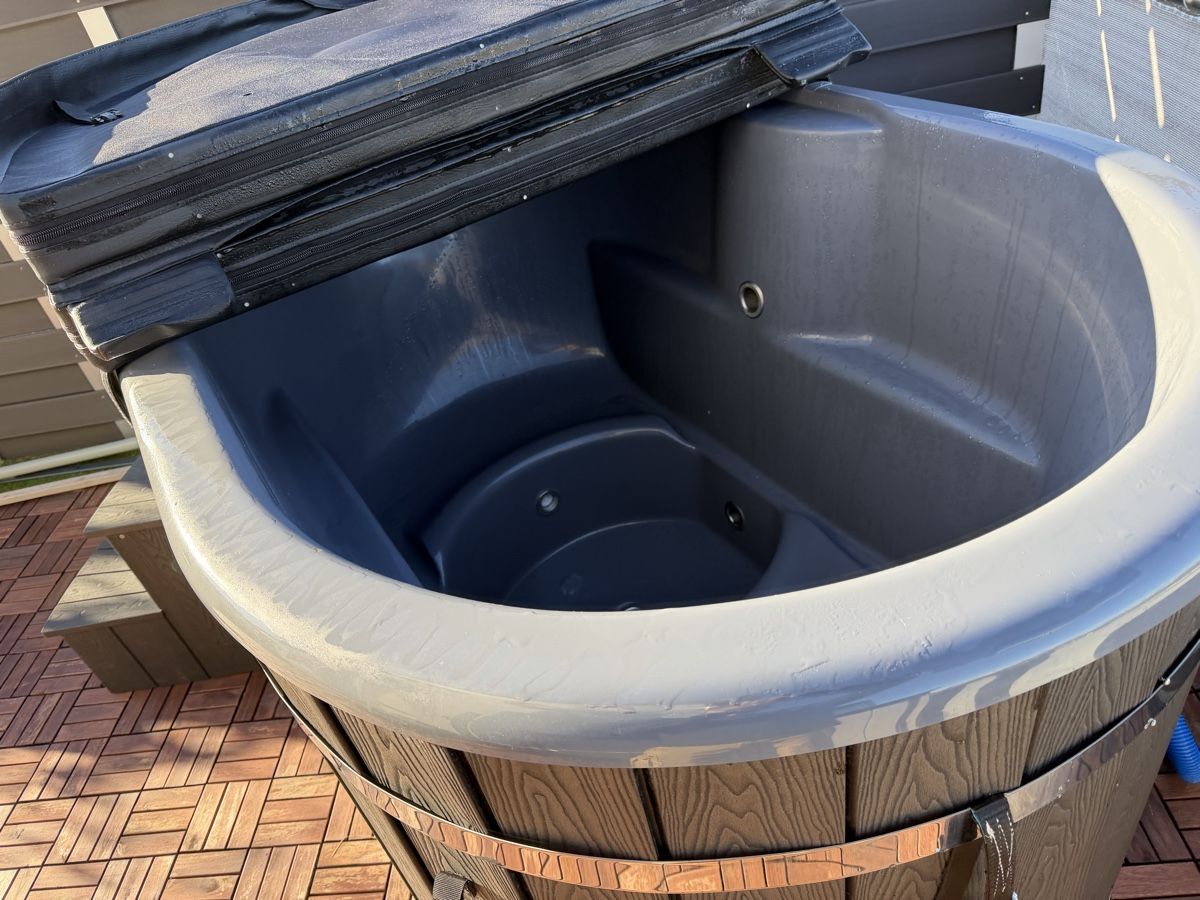Whirlpool: Hot Pod – Gebraucht aus Wangen SZ von ca018 3