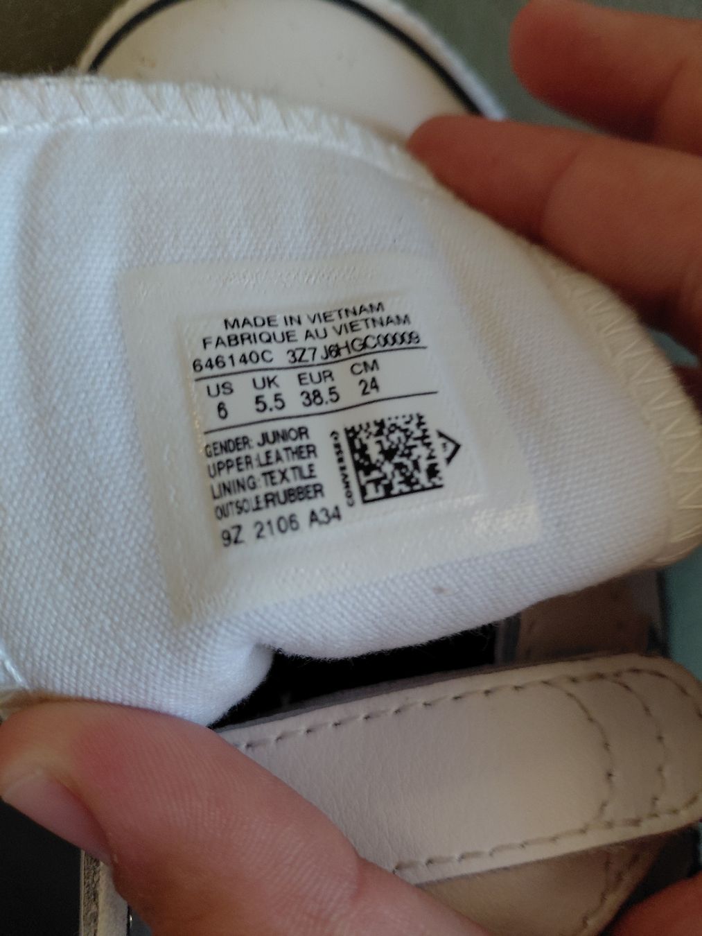Converse Schuhe für Jungen: Baskets Converse cuir blanc scratchs taille 38.5 – Neu (gemäss Beschreibung) aus St-Prex von Nana_luc22