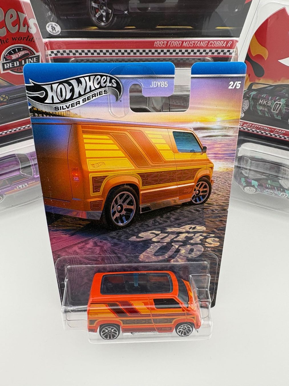 Hot Wheels Modellini d'auto: Hot Wheels Custom '77 Dodge Van Surf's up - 2025 - 2/5 – Nuovo e nell'imballaggio originale da Flawil venduto da HeisseReifen 1