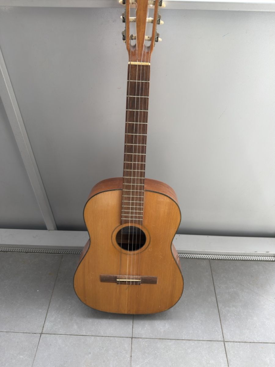 Höfner Strumenti musicali: HÖFNER Gitarre – Usato da Zürich venduto da semi16