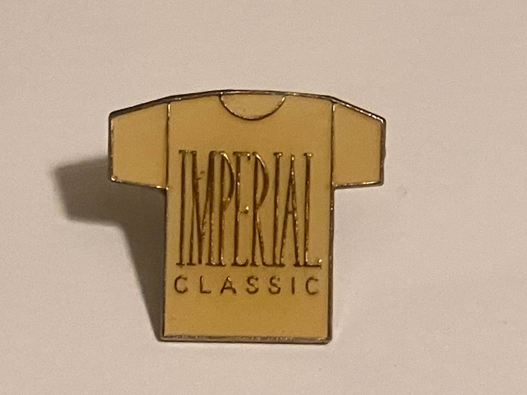 Placchette & Badge: 1 Pin Imperial Classic – Usato da Basel venduto da djwwpp