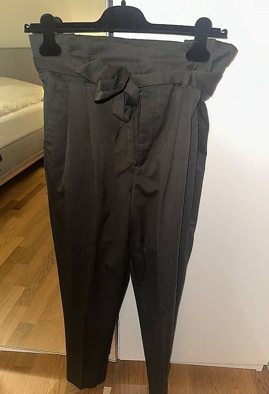 Pantaloni: Feine grüne Stoffhose Grösse 38 – Usato da Zürich venduto da bit_kjw5 1