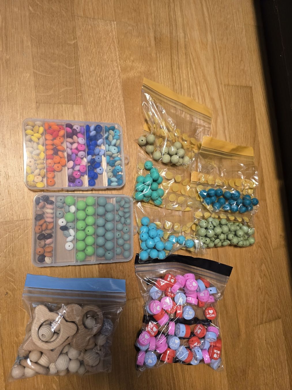 Perlen (unechte): Nuggi- und Beissring- Sillikonperlen – Neu und originalverpackt aus Sulgen von Seven_Speed 9