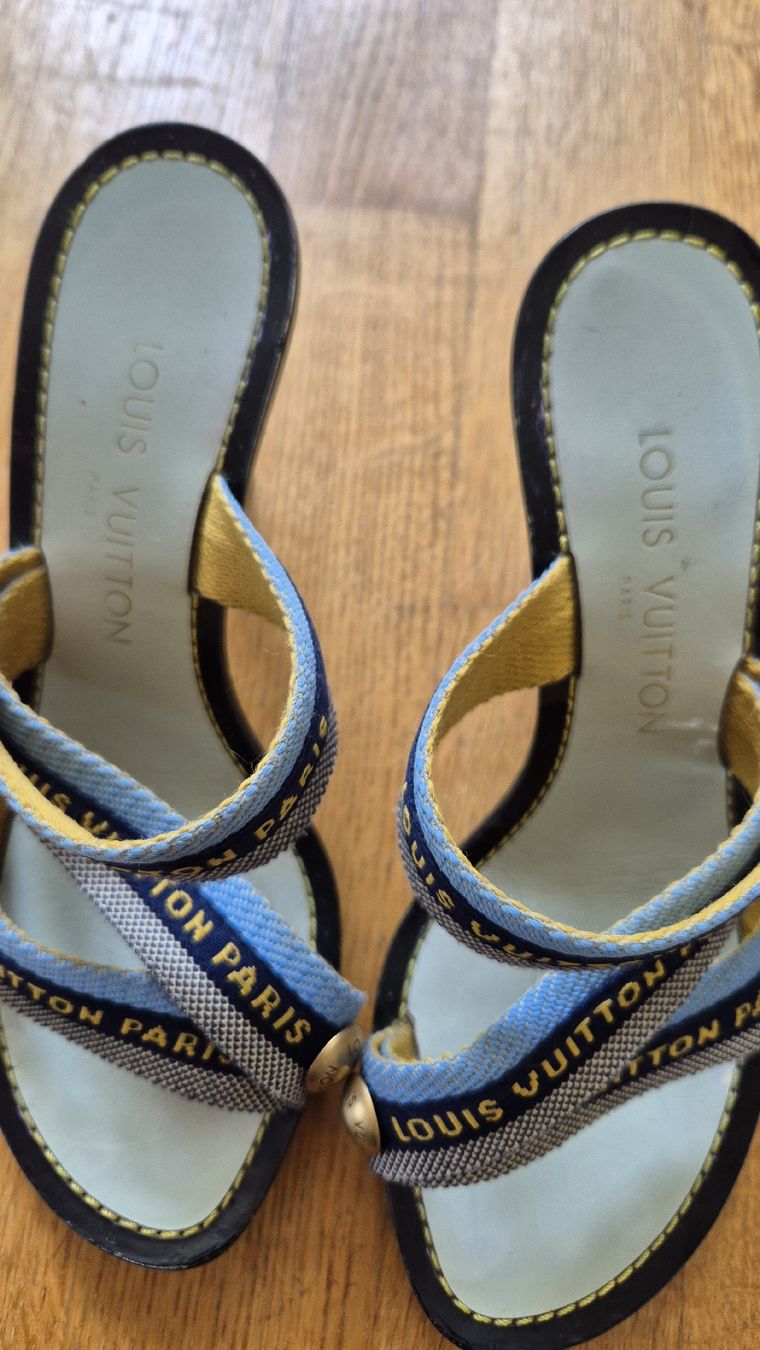 Louis Vuitton Chaussures femmes: High Heels Louis Vuitton Gr. 36.5 – D'occasion à Benglen par Janine_25 2