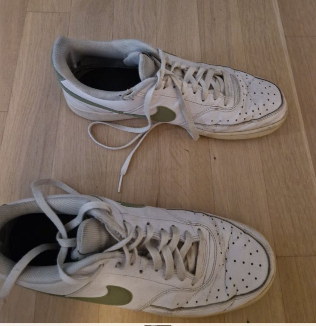 Nike Chaussures hommes: Gebrauchte Schuhe, 2 Paar – D'occasion à Aesch BL par 98lxd