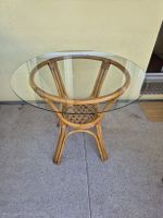 Rattan-Glastisch rund