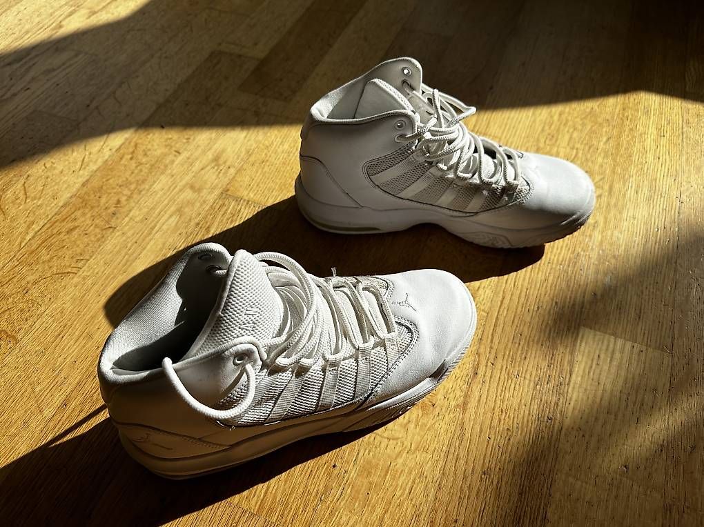 Scarpe da uomo: NIKE Air Jordan weiss Grösse 38 – Usato da Aesch BL venduto da Baschqua 1