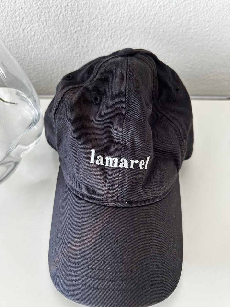 Lamarel Copricapi, berretti & cappellini: Lamarel Cap schwarz  – Usato da Zürich venduto da cos_b629 1