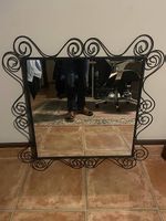 Miroir décoratif en fer forgé (style arabesques) noir