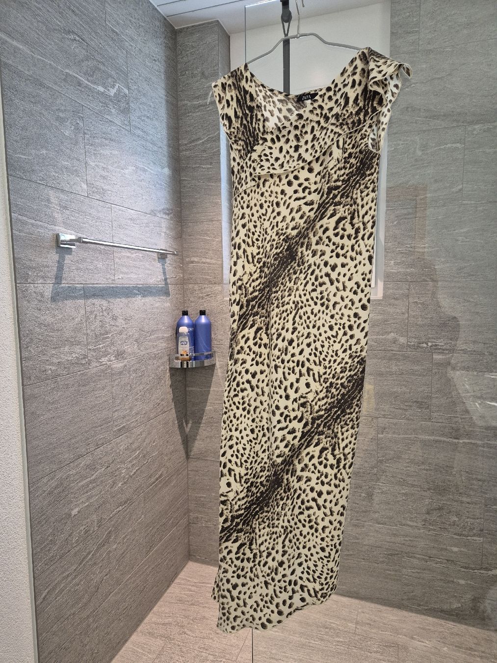 Zara Kleider: Kleid Zara – Neu (gemäss Beschreibung) aus Davos Clavadel von ste_9qdw