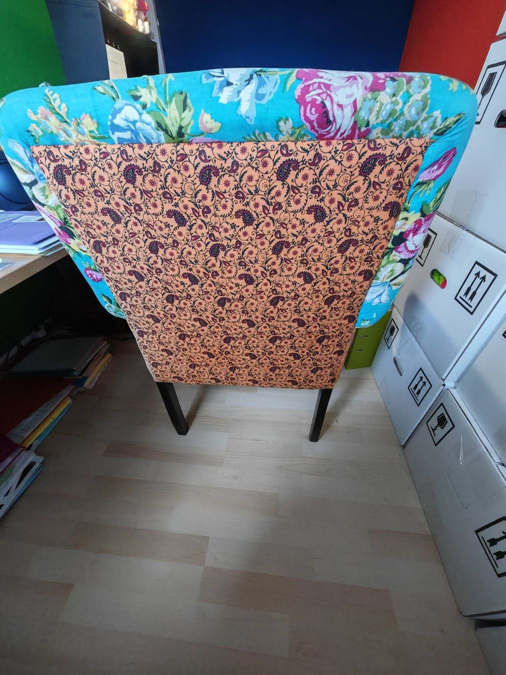 Poltrone: Sessel im Patchwork-Design bunt mit floralen Mustern – Usato da Dintikon venduto da Omorger 1