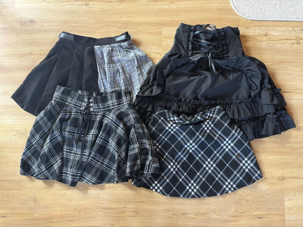 Lotti di vestiti: Rock Kleiderpacket M/L – Usato da Klosters venduto da ang_cj7r