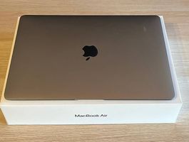MacBook Air 13,3 M1, 8 GB RAM, 256 GB SSD, OVP, Top-Zustand