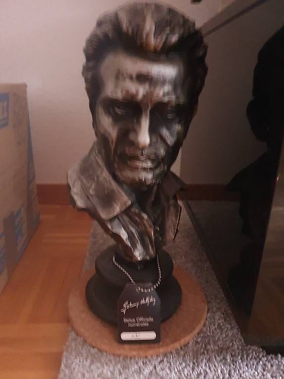 Sculture & Statue: 2 Magnifique buste Johnny hallyday – Usato da Belmont-Lausanne venduto da MikeC