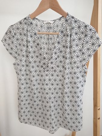 Damen Shirt H&M Gr. 36 Geometrisches Muster 100% Polyester